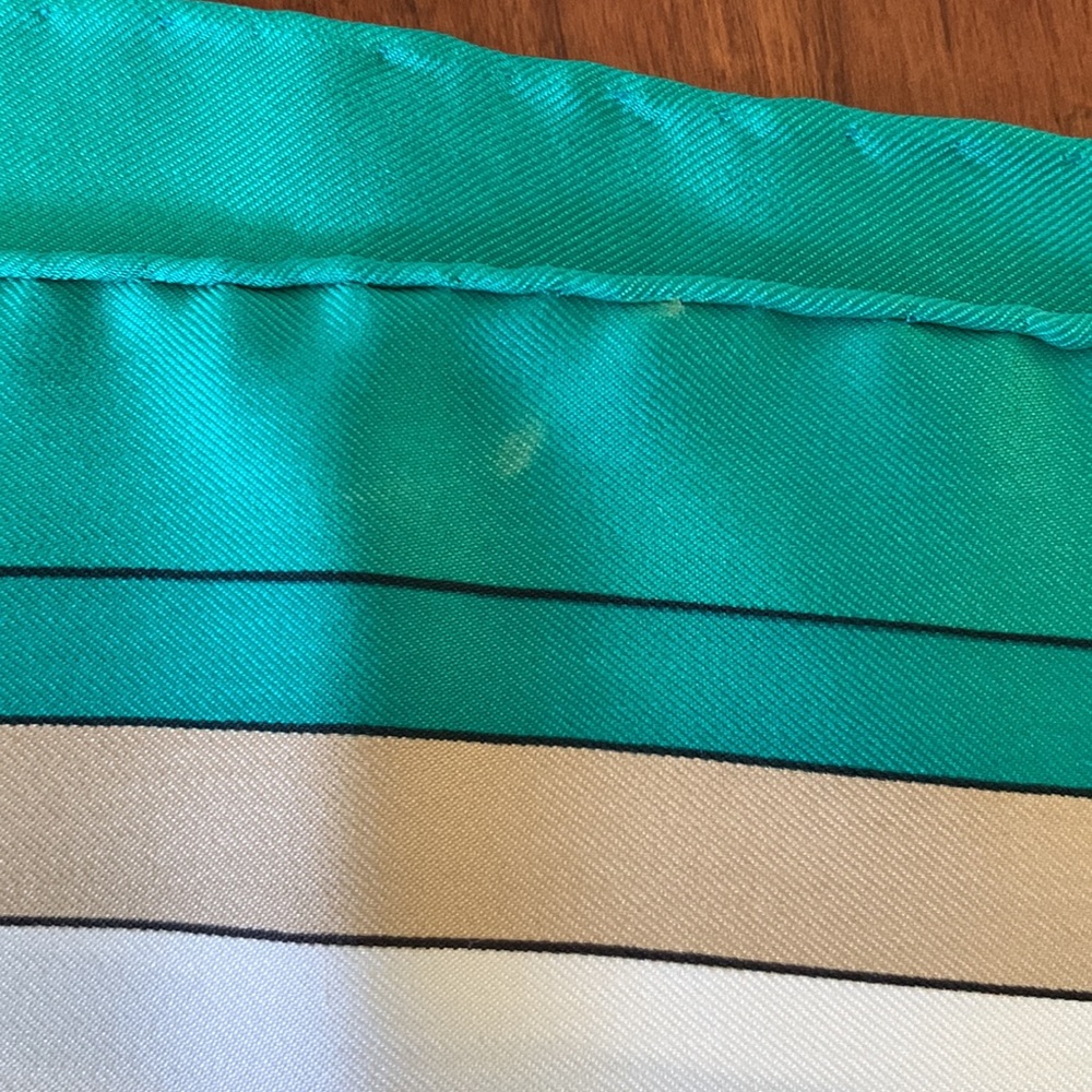 Hermès Vintage 100% Silk Scarf Coaching Green White Tan Navy Made in France - Picture 11 of 14